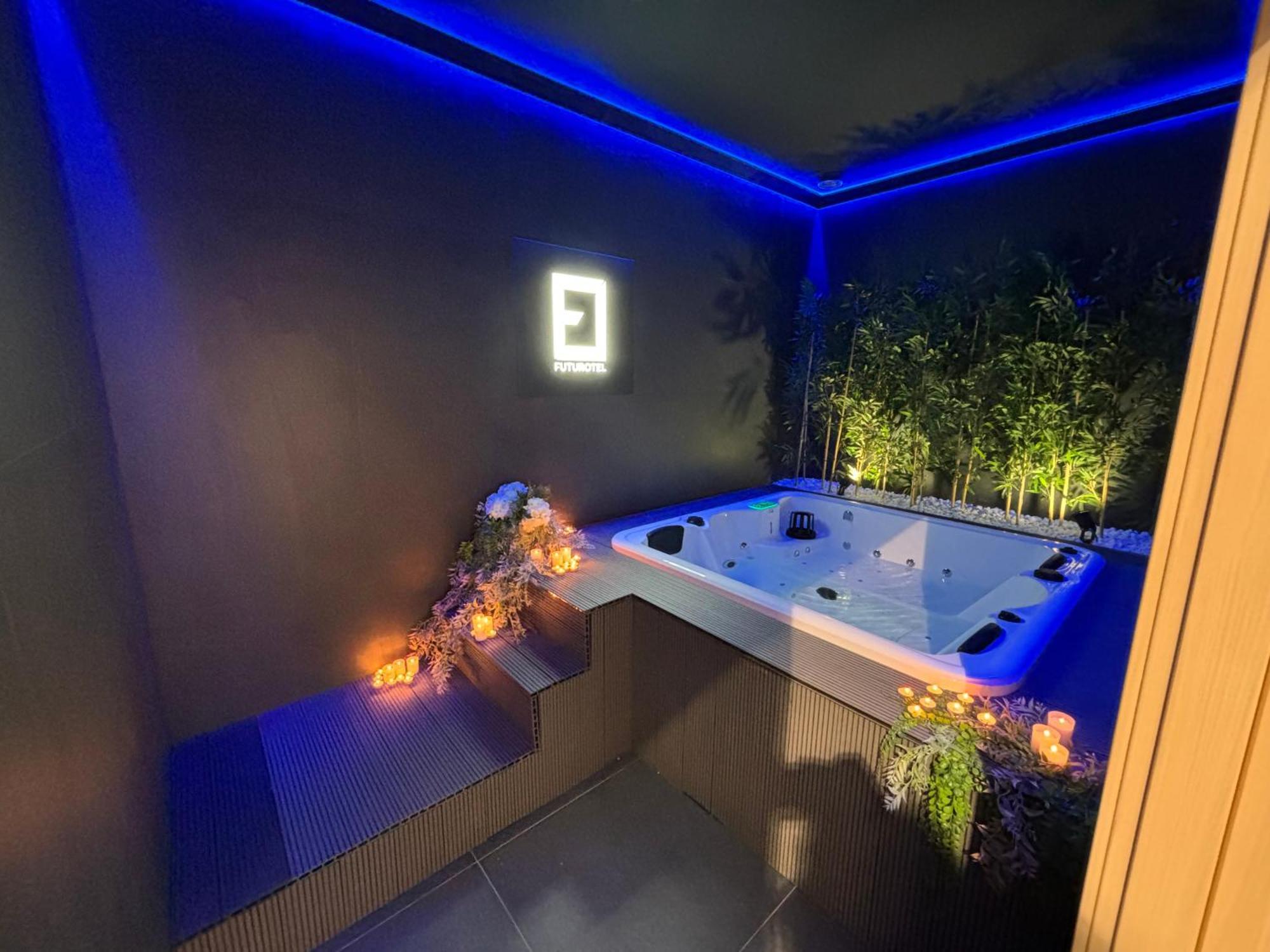 Futurotel Capsulehotel Sevilla